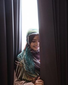 asian-muslim-woman-with-hijab_8595-9454